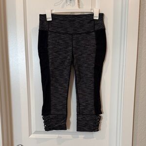 Athleta Black Heather Active Capri Leggings